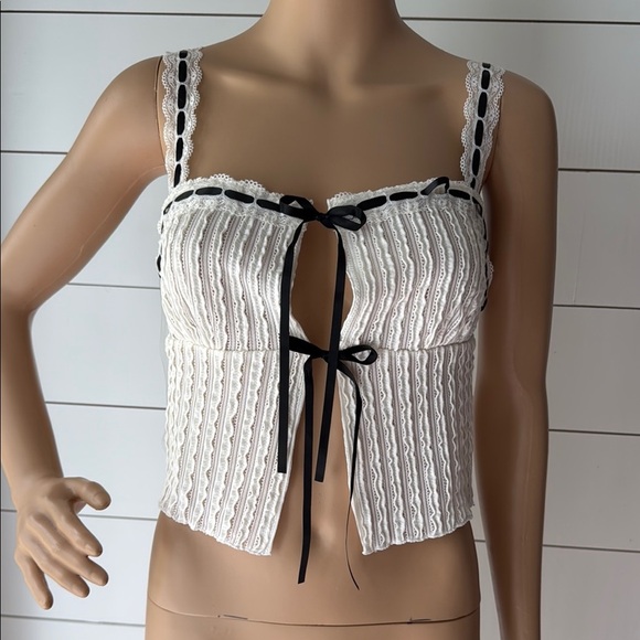 Floerns Lace Trim Tie Front Camisole Textured Sleeveless Crop Cami Top Sz S - Picture 2 of 10